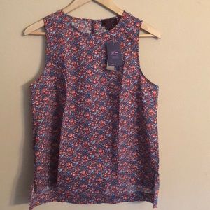 Sleeveless cotton top
